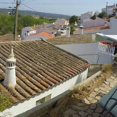 Laurinda - Quiet Town House In Old Holiday home *