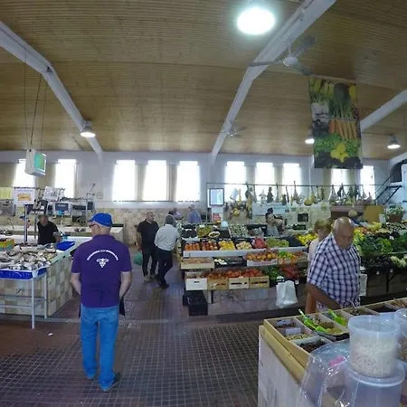 Laurinda - Quiet Town House In Old